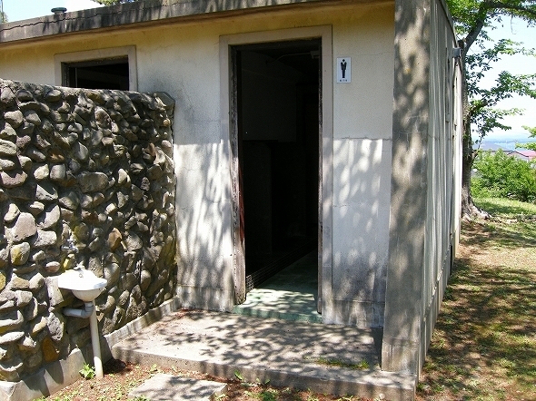 水源池公園トイレ