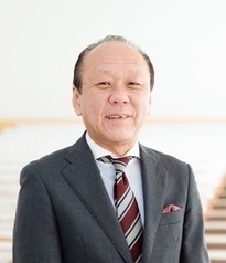 出口保行　氏